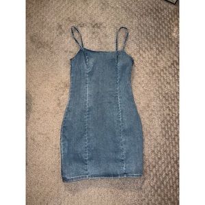H&M denim dress size US small